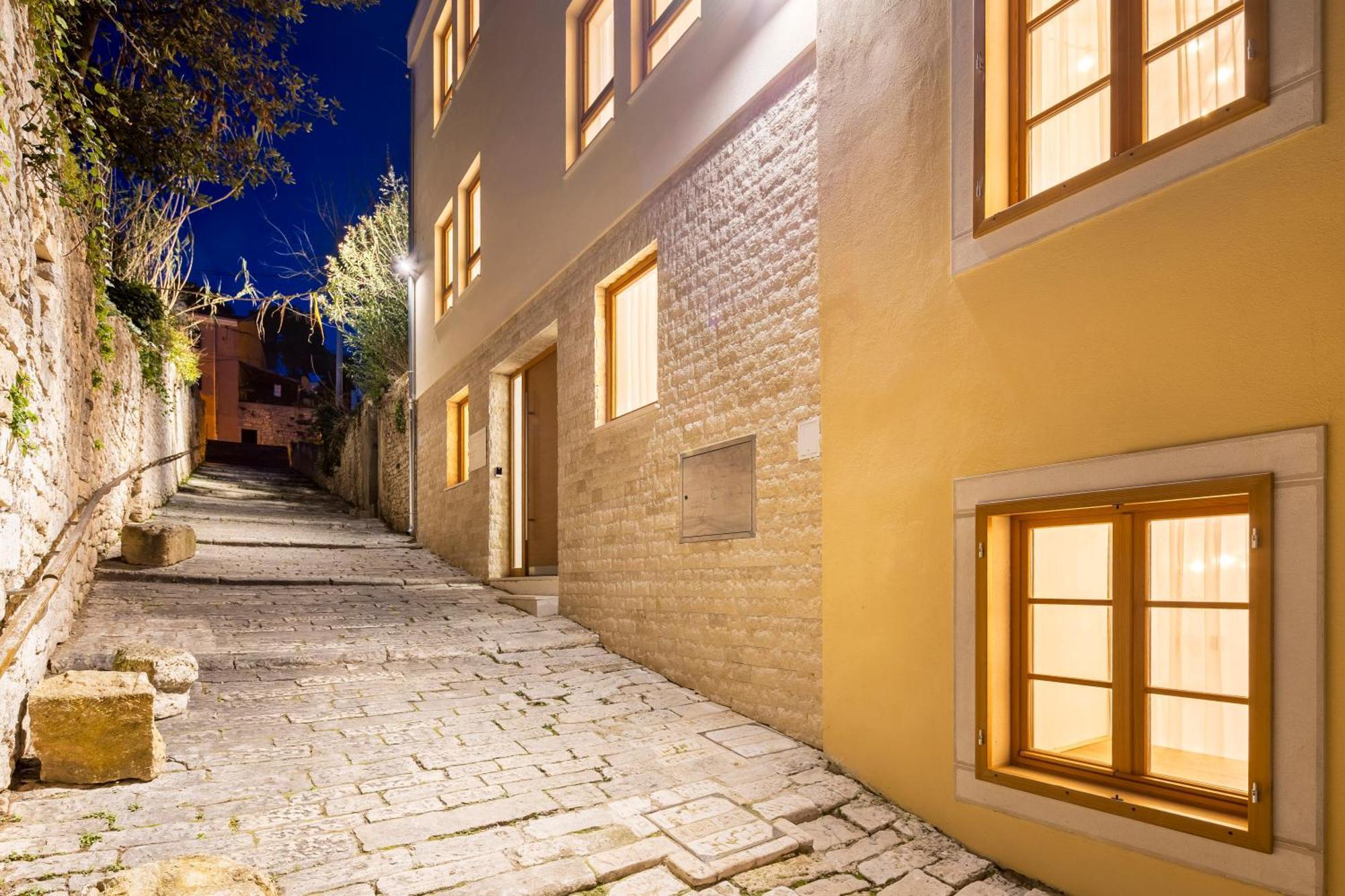 Pula Residence Rooms And Apartments Old City Center Екстер'єр фото