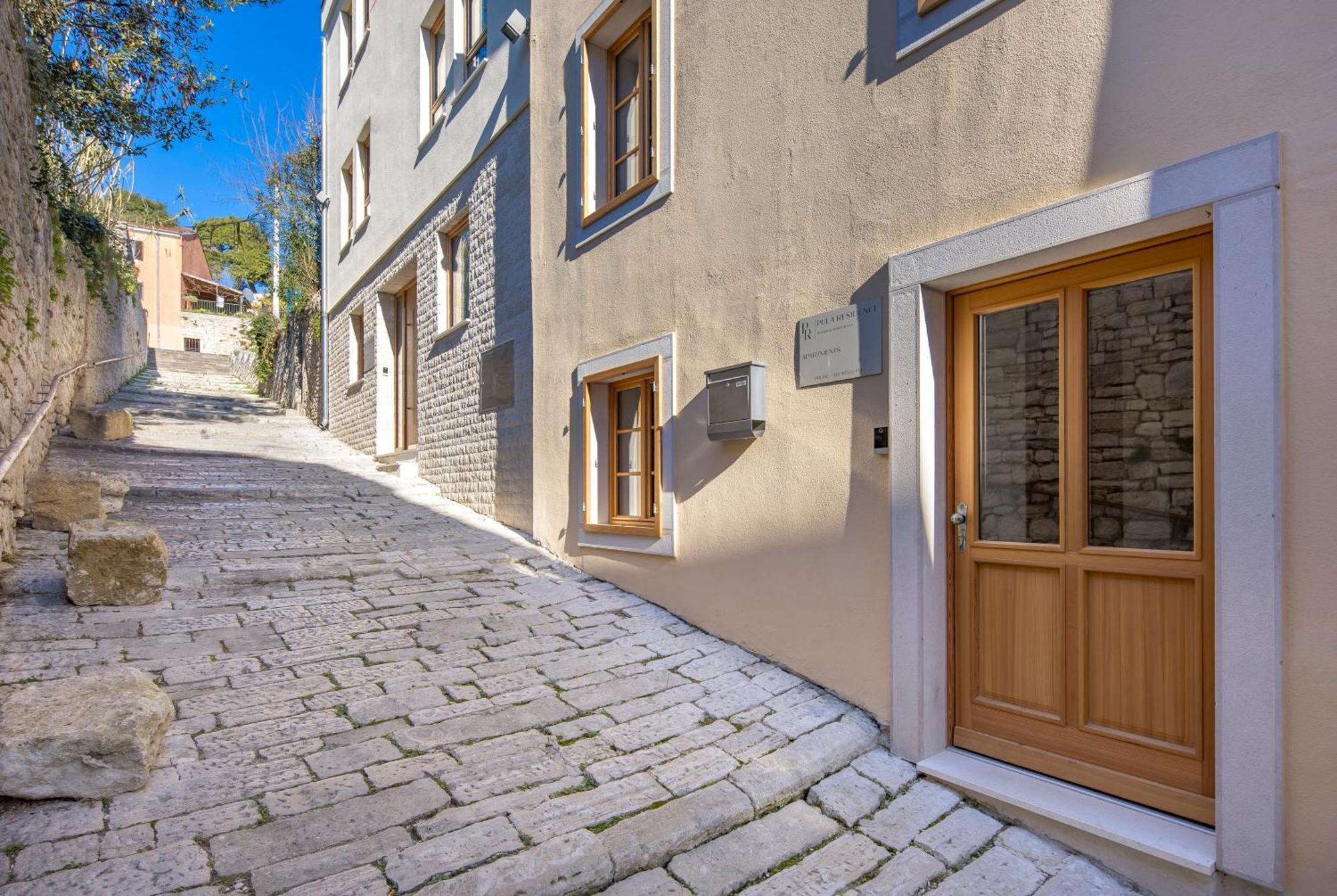 Pula Residence Rooms And Apartments Old City Center Екстер'єр фото