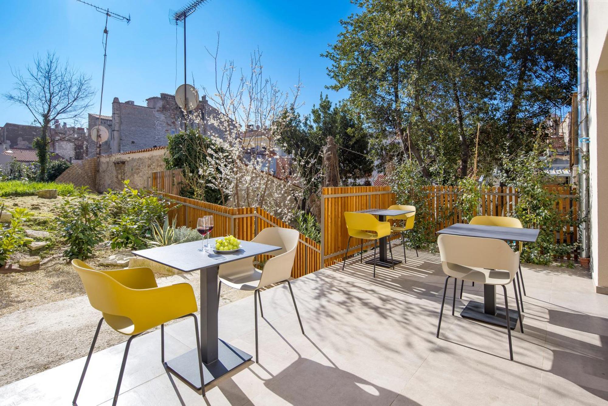 Pula Residence Rooms And Apartments Old City Center Екстер'єр фото