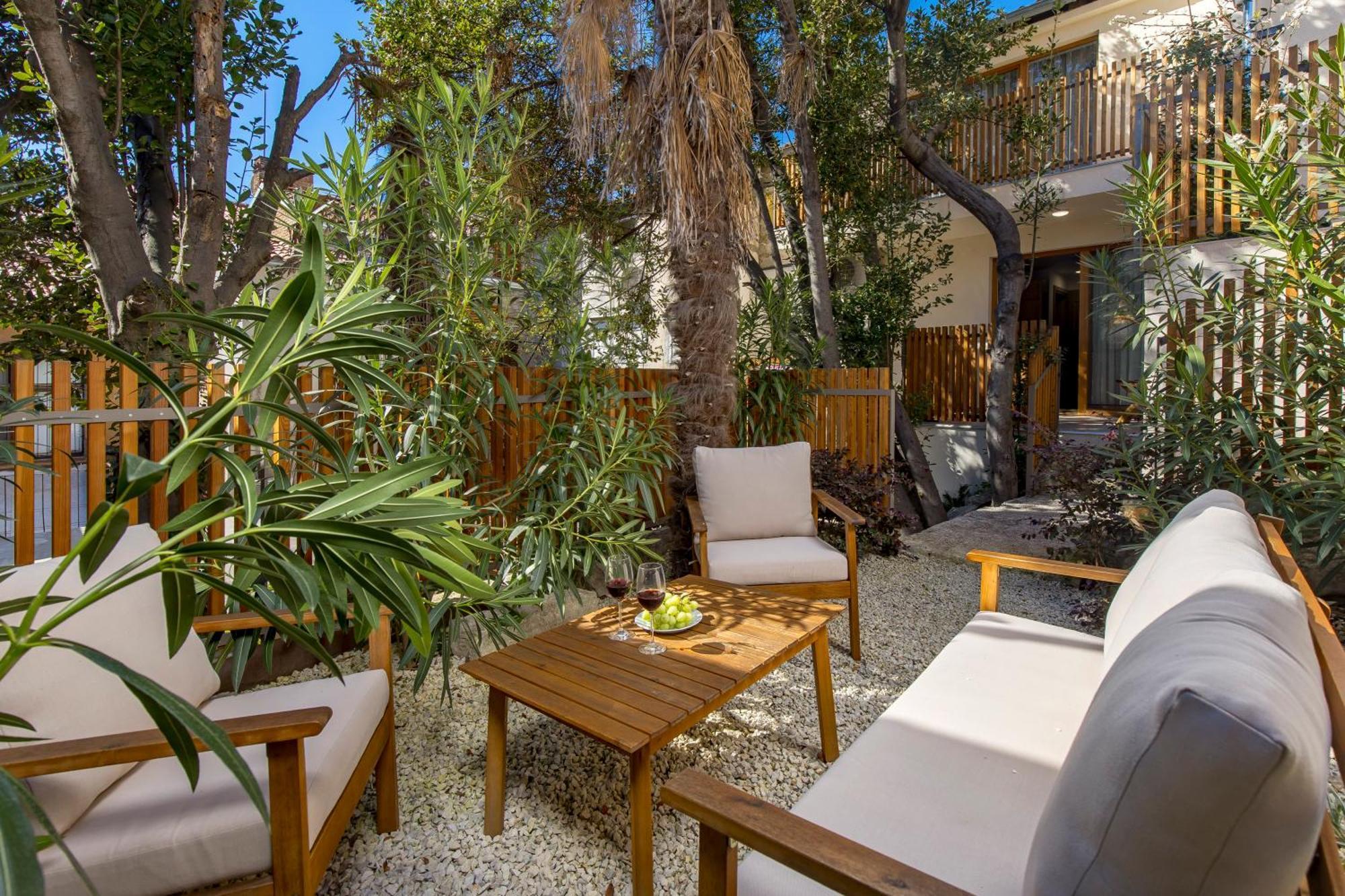 Pula Residence Rooms And Apartments Old City Center Екстер'єр фото