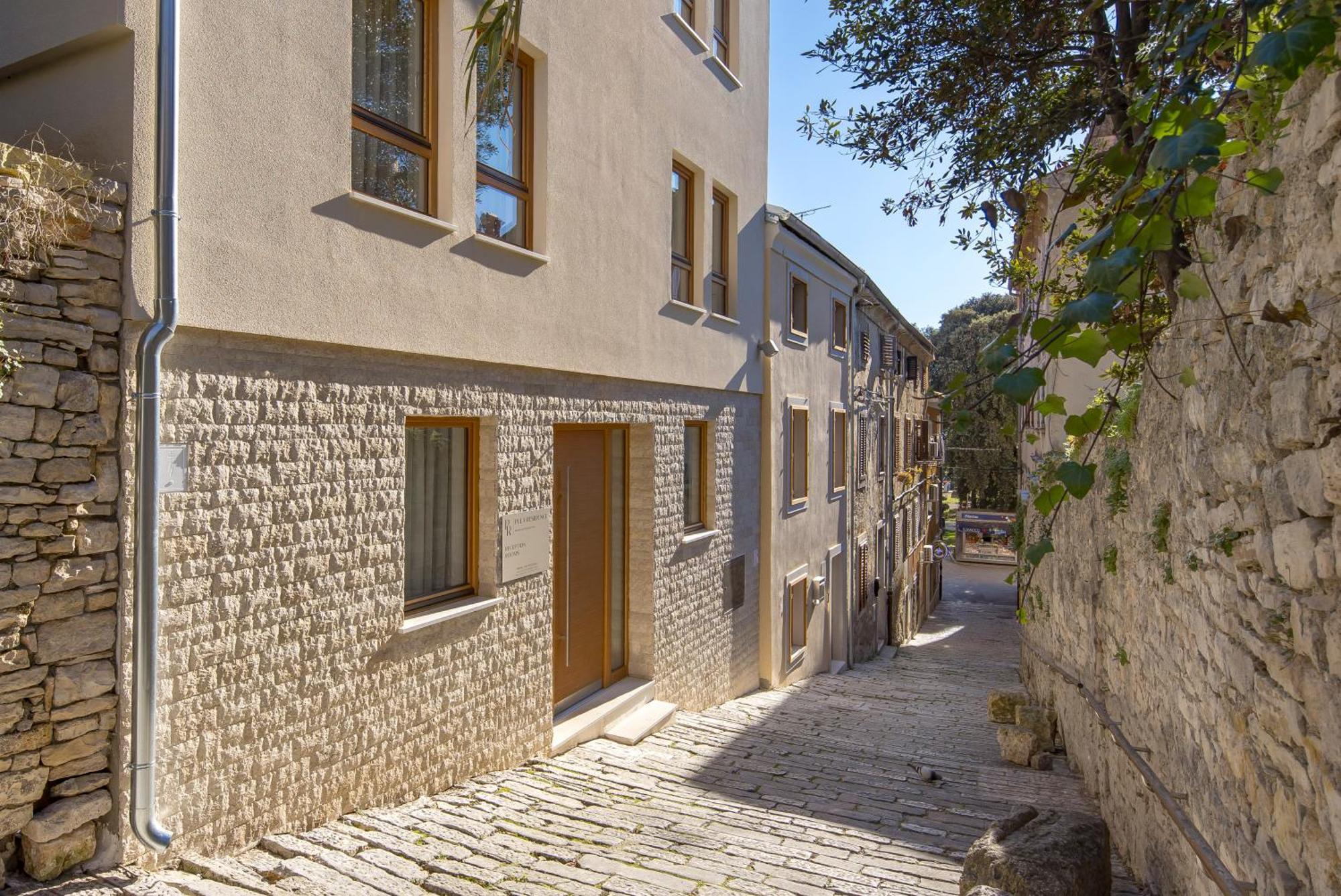 Pula Residence Rooms And Apartments Old City Center Екстер'єр фото