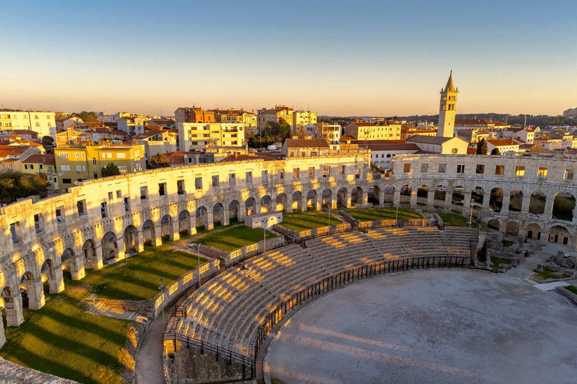 Pula Residence Rooms And Apartments Old City Center Екстер'єр фото