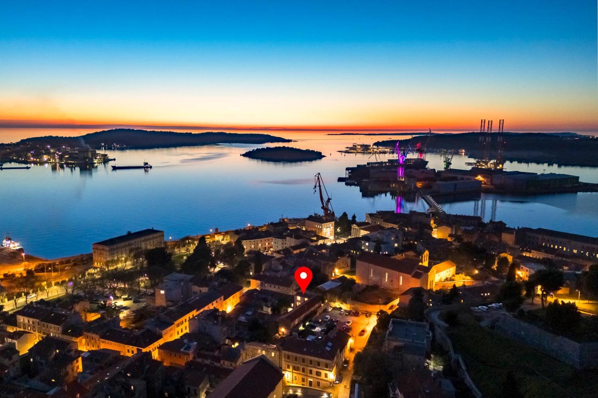 Pula Residence Rooms And Apartments Old City Center Екстер'єр фото