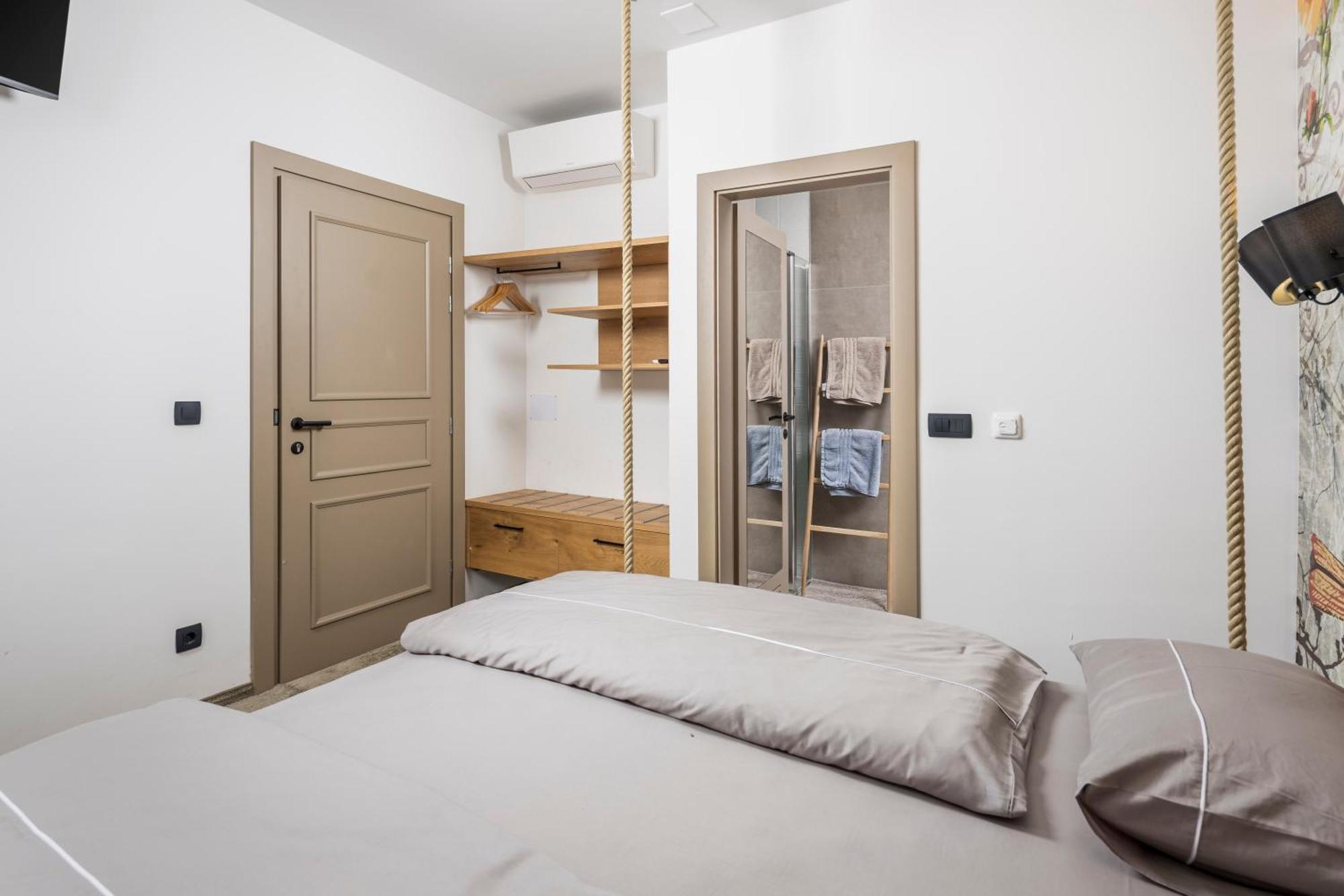 Pula Residence Rooms And Apartments Old City Center Екстер'єр фото