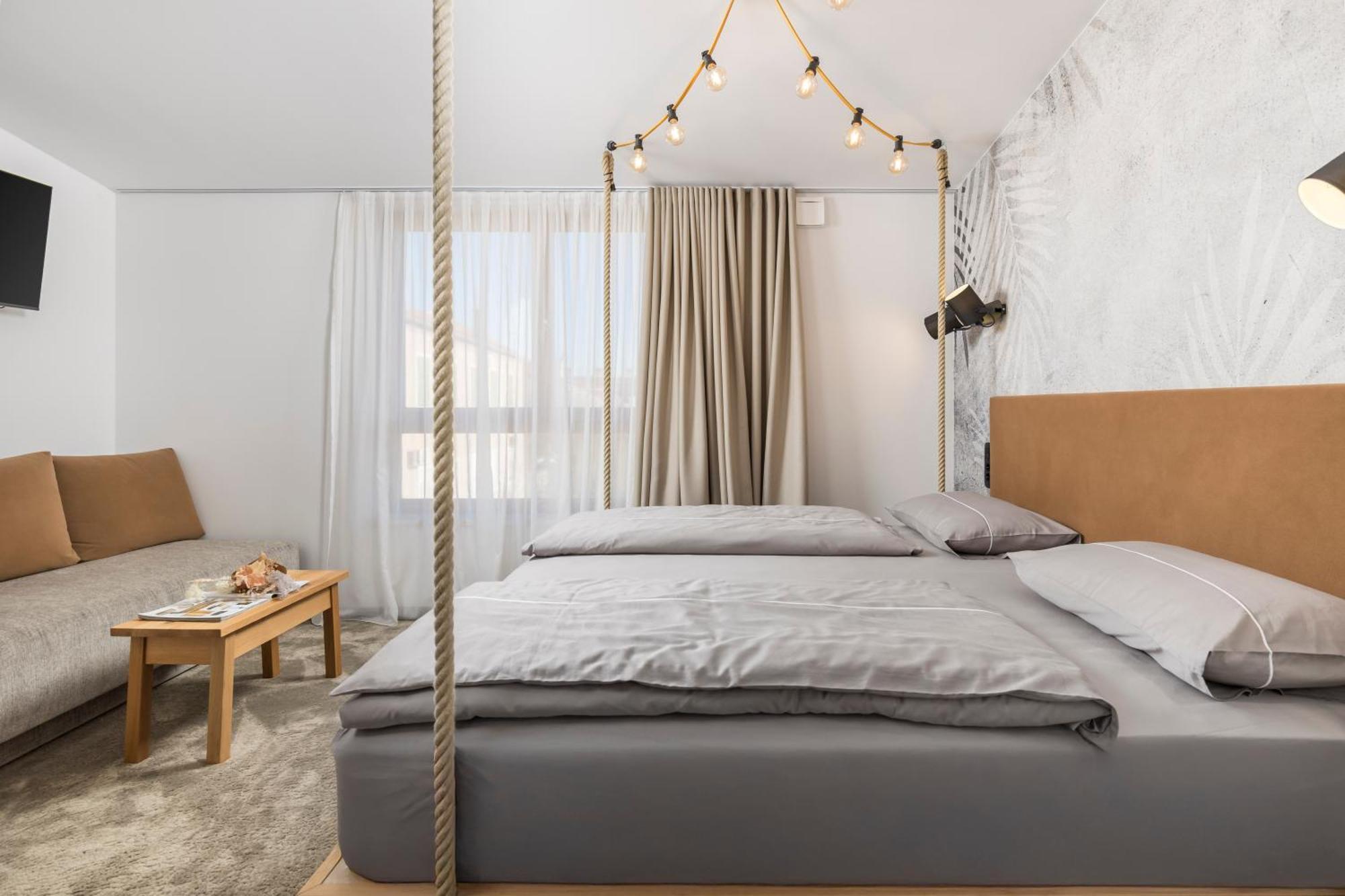 Pula Residence Rooms And Apartments Old City Center Екстер'єр фото