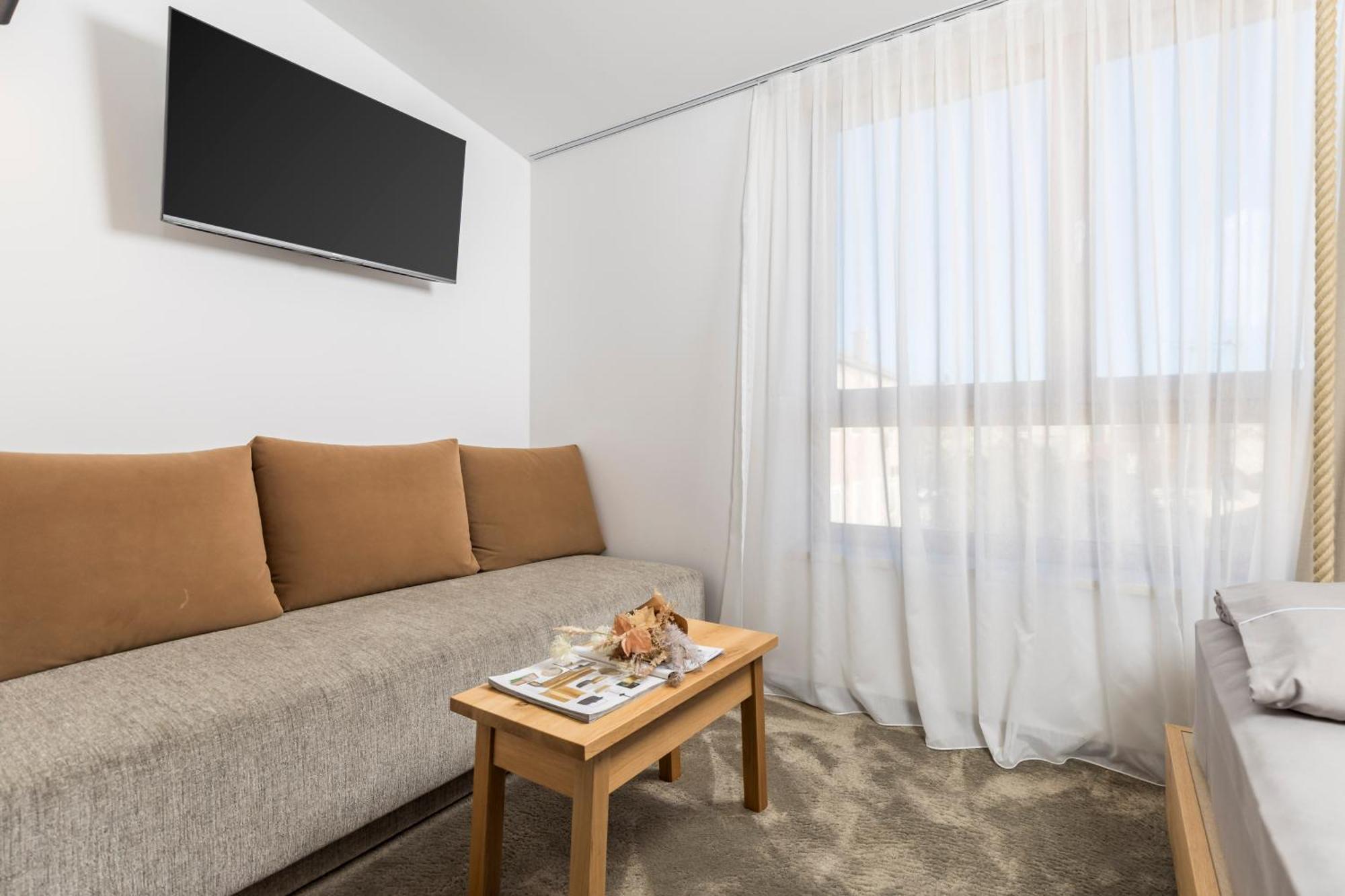 Pula Residence Rooms And Apartments Old City Center Екстер'єр фото